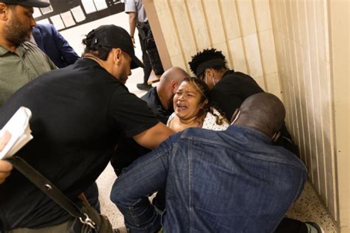 Can you bail someone out of immigration detention?