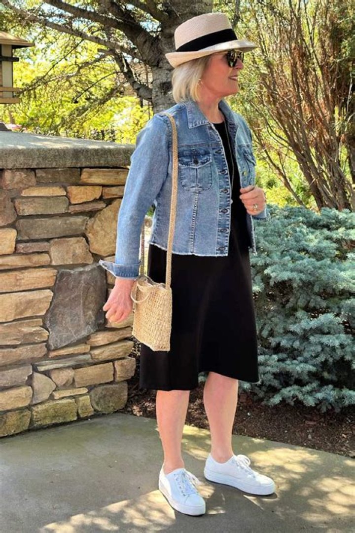 Do Eileen Fisher sizes run large?