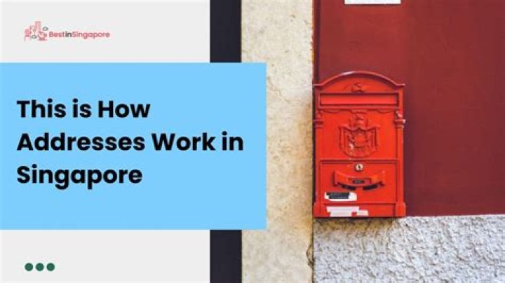 How are addresses written in Singapore?