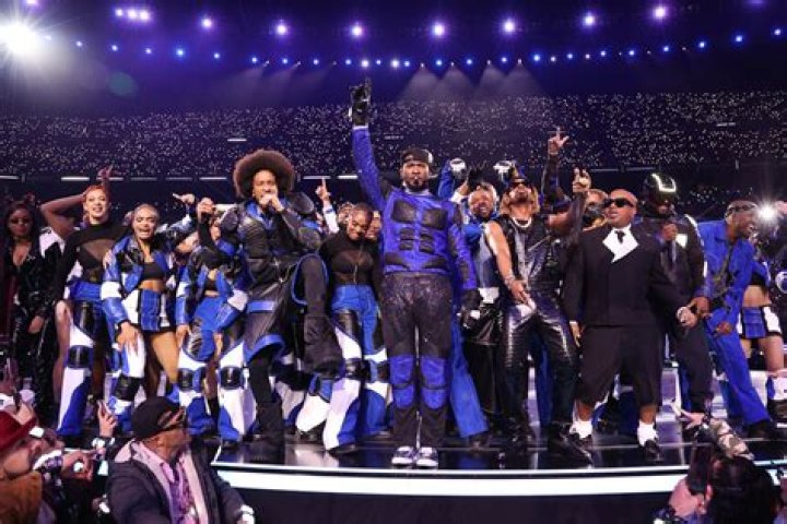 How long was the halftime show 2016?