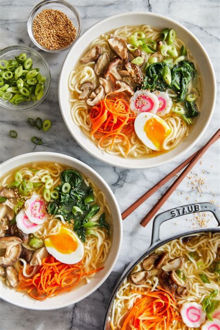 Is spinach good to put in ramen?