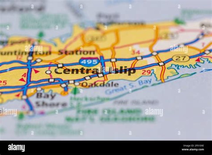 What exit is Central Islip on the lie?