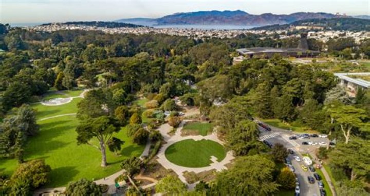 What is the name of the museum in Golden Gate Park?