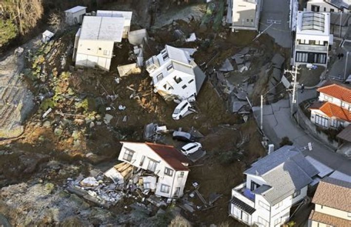 What was the biggest earthquake in Ecuador?