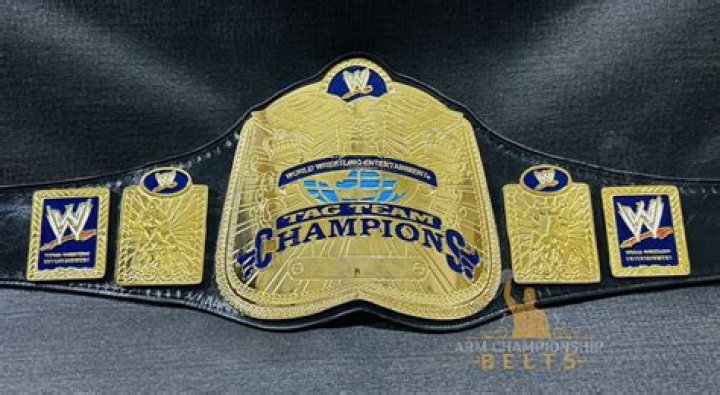 Who won the SmackDown Tag Team Championship at SummerSlam 2021?